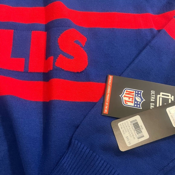 NWT women’s Small Buffalo Bills Sweater
Smoke and pet free home - Picture 2 of 9